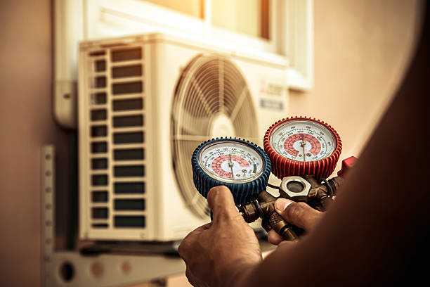Professional Hvac technician working in Wallburg, NC